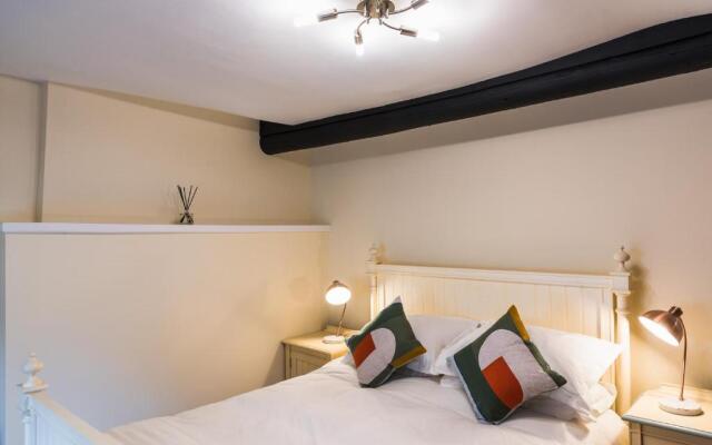 Luxury 3 Bed flat in the centre of Woodstock