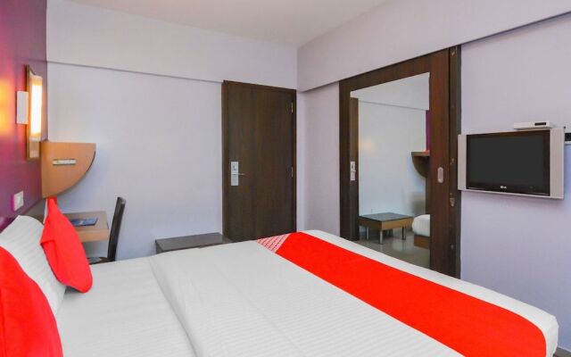 OYO 18803 Smart Inn