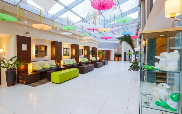 CE Plaza Hotel