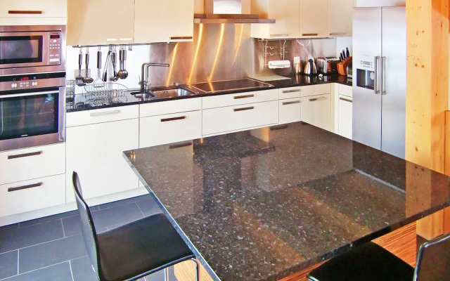 A Luxurious 12 Person Chalet With Superb View