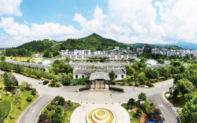 Anyuan Sanbaishan Hot Spring Resort Hotel