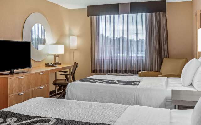La Quinta Inn & Suites by Wyndham Naples Downtown