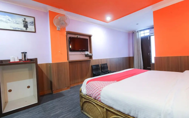 OYO 8367 Hotel The Woodz