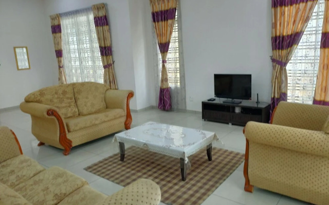 OYO 90228 D'Anjung Villa