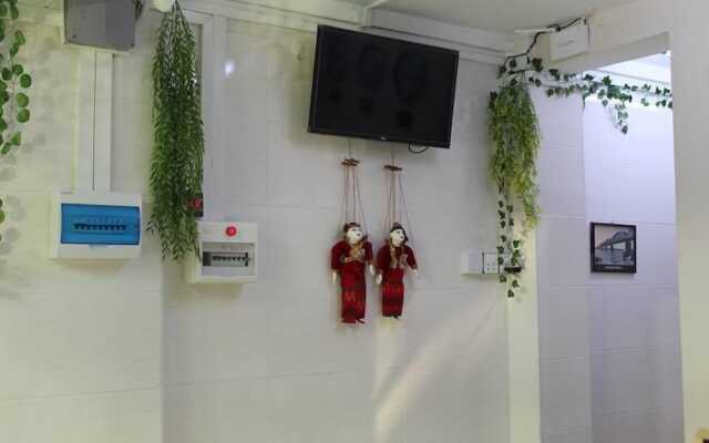 Moe Hostel
