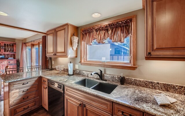 16 Riverbend 3 Bedroom Townhouse by RedAwning