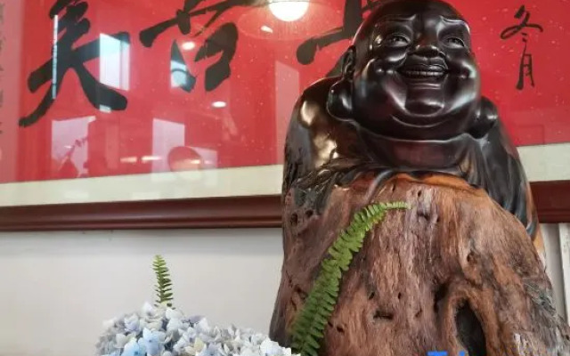 Lijiang Zhenmei Shishan Scenic Inn (Sifang Street Big Water Wheel Store)