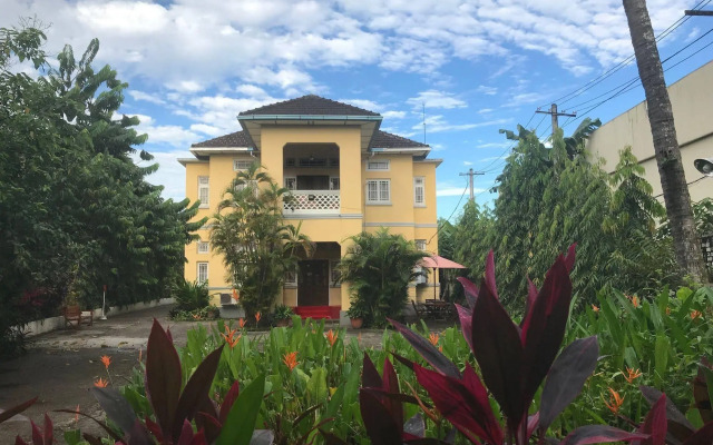 Golden Guest Inn