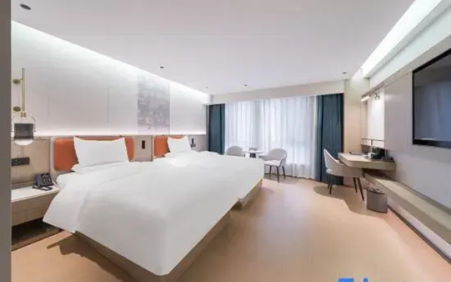 Yining  Riverside   Cloud  Hotel