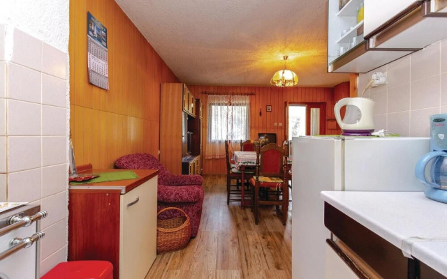 Nice Home in Breze With Wifi and 2 Bedrooms