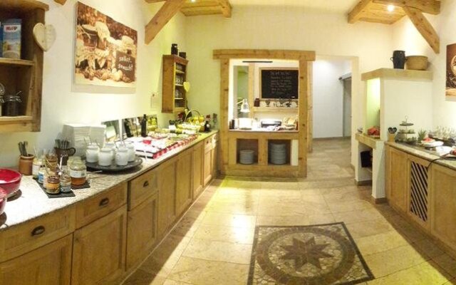 Hotel Family Alm Tirol