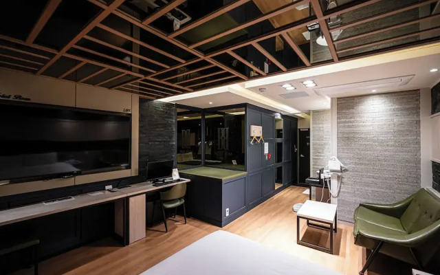 Hotel Bom