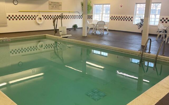 Country Inn & Suites by Radisson, Elgin, IL