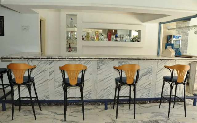 Almera Aparthotel