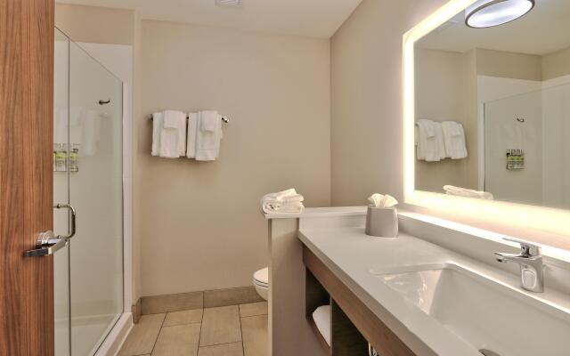 Holiday Inn Express & Suites Albuquerque East by IHG