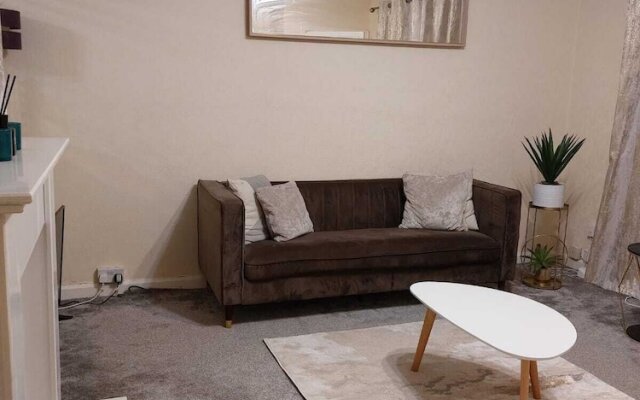 Remarkable 3-bed House in Leeds