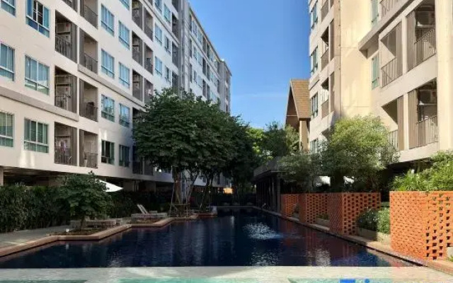 Studio Near Central Festival +Street Parking