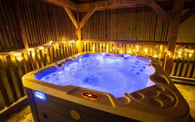 Mountain Stay With Hot Tub