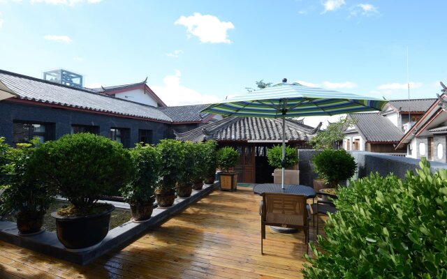Blue Moon Valley Hotel