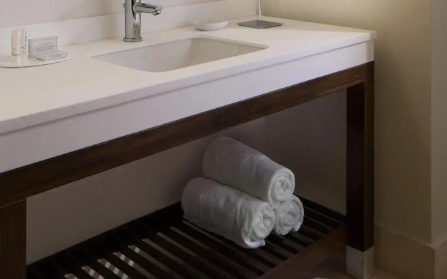 Courtyard by Marriott Miami Dadeland