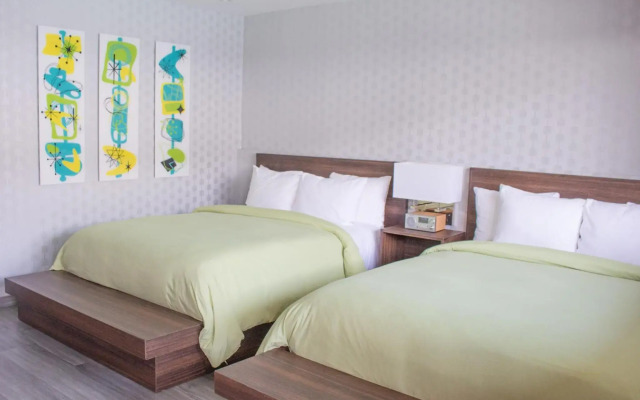 The Skylark a Palm Springs Hotel