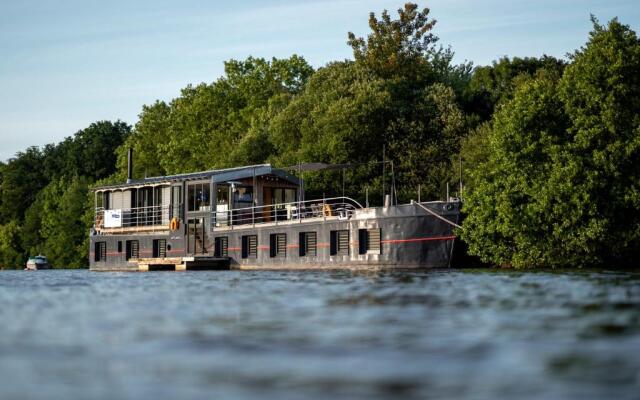 Péniche Carpe Diem La Rivière House