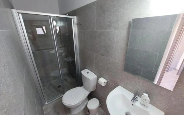 Hotel Shine Inn by OYO Rooms