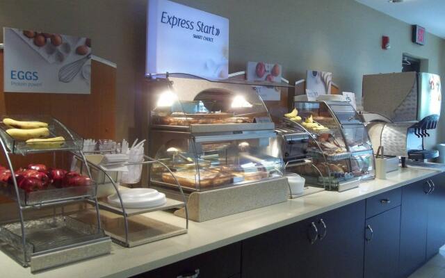 Holiday Inn Express Hotel & Suites Winchester by IHG