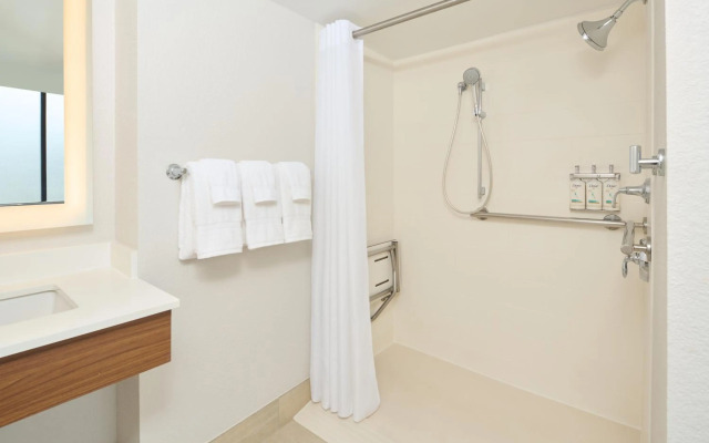 Holiday Inn Express Waikiki