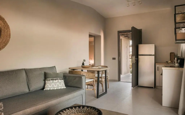 Ammos Suite-Grand Blue Beach Residence