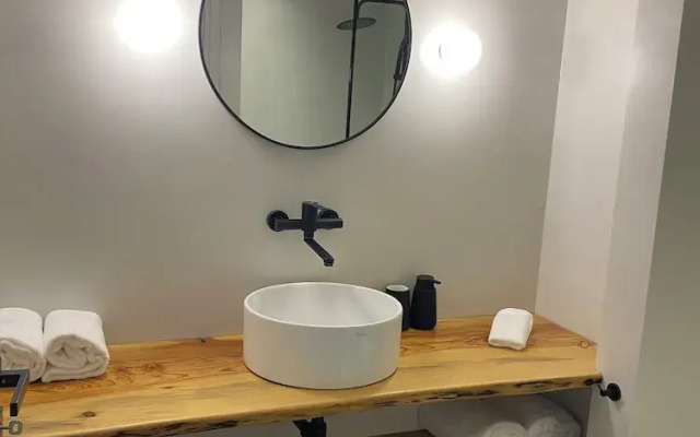 Evia Bay Suites & Retreats