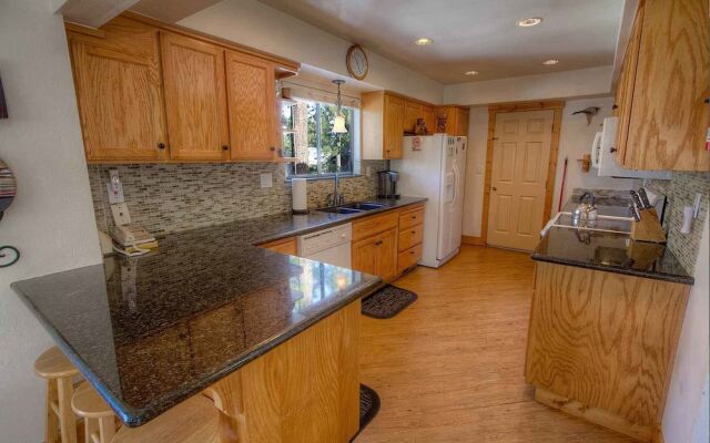 Pinehill Ponderosa by Lake Tahoe Accommodations