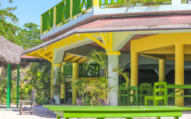 Aqua Verde- Burbon Beach Club