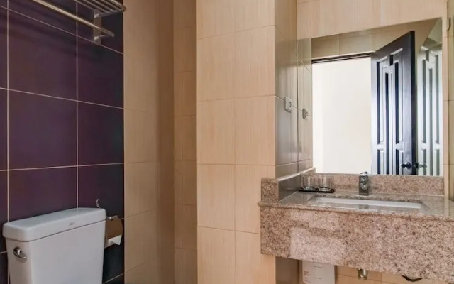 Main Hotel & Suites