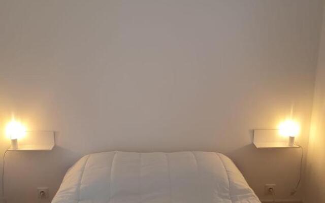 Modern Apartment Near The Sea