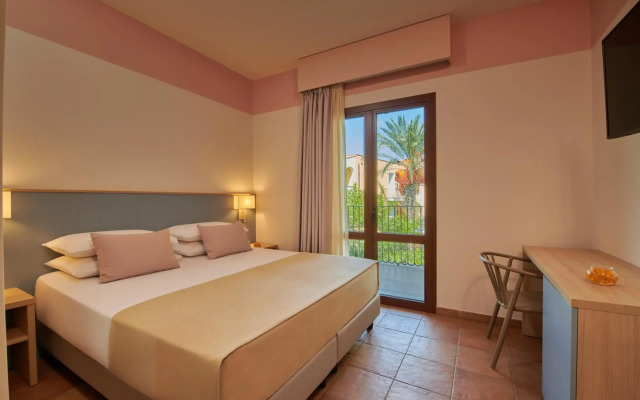 Serenusa Resort