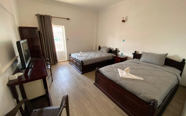 4 Rivers Hotel