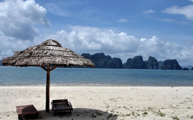 Le Pont Minh Chau Hotel