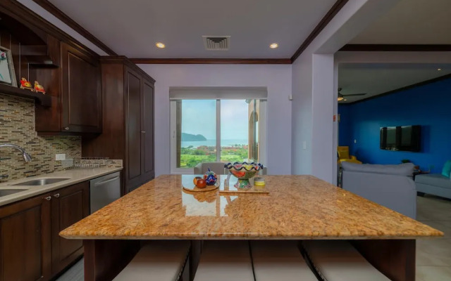 Altavista 4C 3 bdr 3 Bath Ocean View