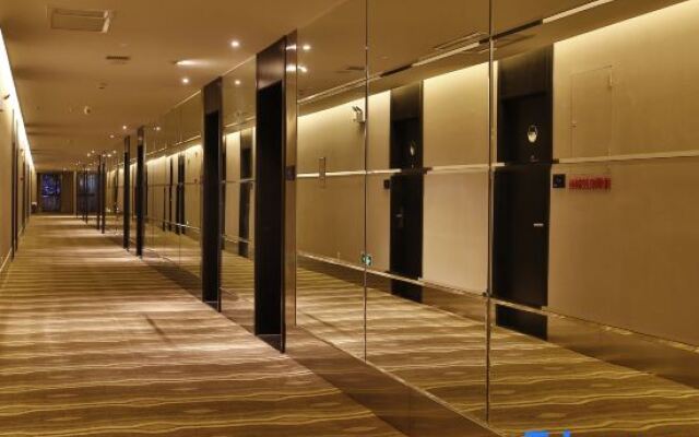 Orange Hotel (Zhenjiang Railway Station, Wanda Plaza)