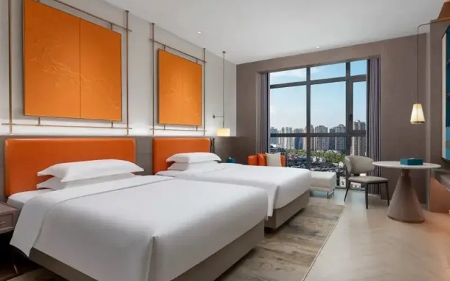 Days Hotel by Wyndham Jingzhou Jinlong