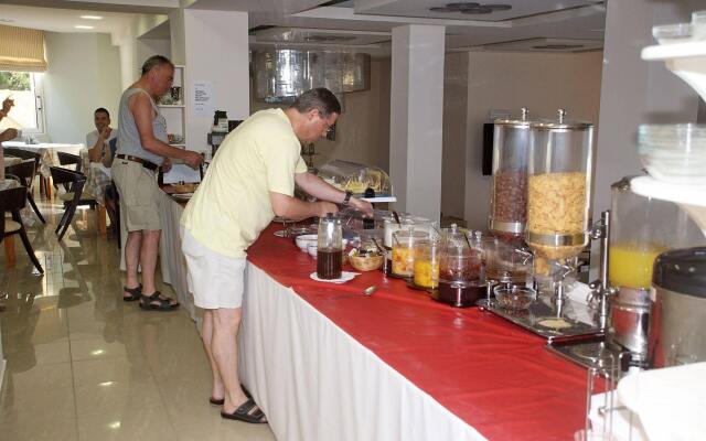Glyfada Beach Hotel