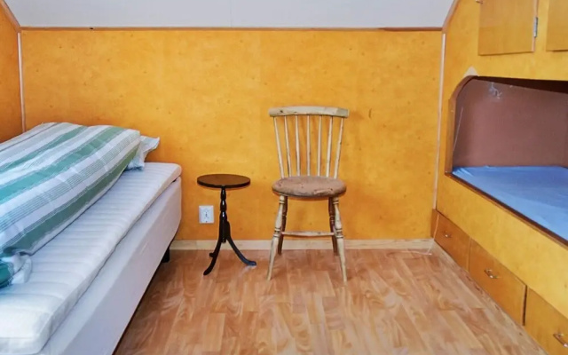 10 Person Holiday Home in Midsund