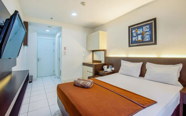Skyland Sentul Tower Apartment