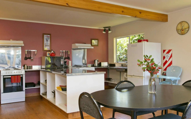 Howards Mountain Lodge