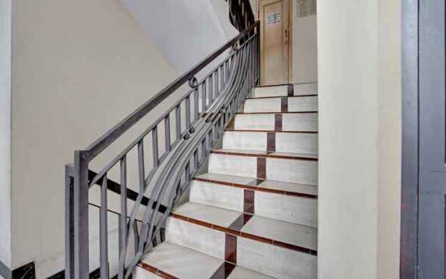 OYO 90477 Kedung Anyar Residence