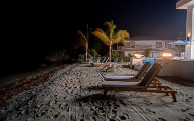 Spacious 4-bed Villa in Placencia Village w Pool
