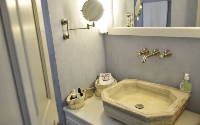 1880 Luxury Apartments