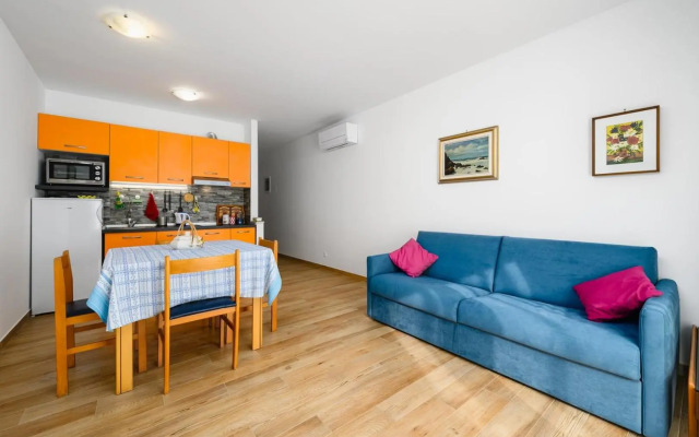 ANDREA house with apartments