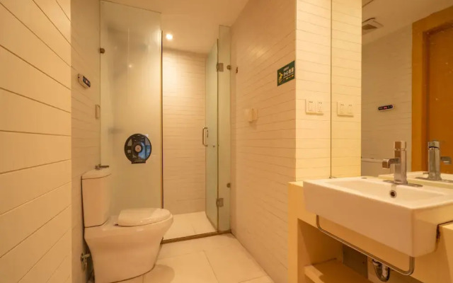 Private-Enjoyed Home Apartment Hotel of R&F Wales Apartment